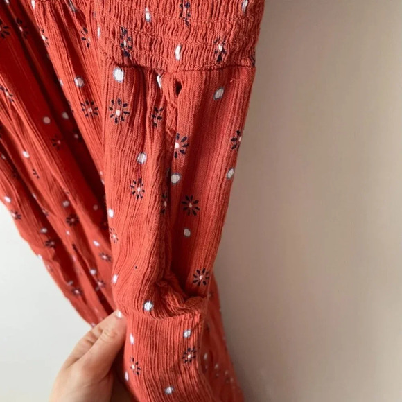 Patrons Of Peace Red Floral Rayon V Neck Short Ruffle Sleeve Jumpsuit Sz  S - Picture 4 of 7